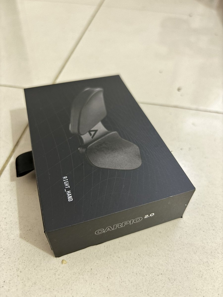 Untuk rekan2 yg sering ngerasa Carpal Tunnel Syndrome (CTS) / mau mencegahnya. Saya ada deltahub carpio 2.0 yang mau dijual, alasan dijual krn ga cocok sama setup kantor yg udh ad arm rest sekaligus bs jd wrist rest jg. Warna hitam ukuran L. Dibeli 10 Nop 2023. DM for price 😁🥳