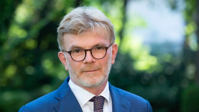 petuniaficus's tweet photo. Il semblerait que ce ministre s'occupe de tout, sauf des agriculteurs qui sont en train de crever !
L'entrée prochaine de l'Ukraine et de la Moldavie finira de les achever...
Il est temps de se réveiller avant qu'il ne soit trop tard😡😡 https://t.co/j9MwSuqdGw