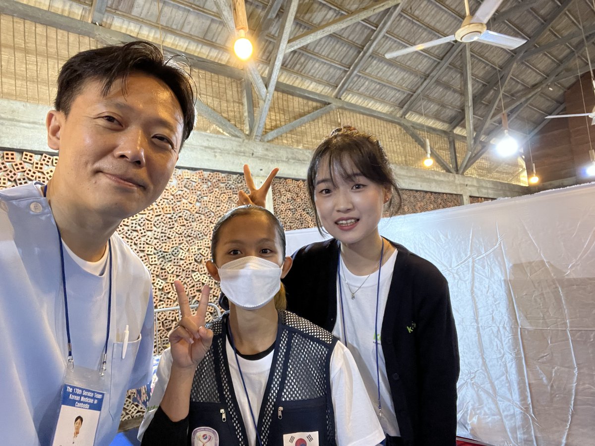 pdchrist's tweet photo. Just completed my first clinical outreach service with the Korean Medicine Service Team Abroad (KOMSTA) and the excellent young local coordinators for people living in Battambang, Cambodia. Learned much on health in resource-limited settings. https://t.co/H0QHyUGEFN