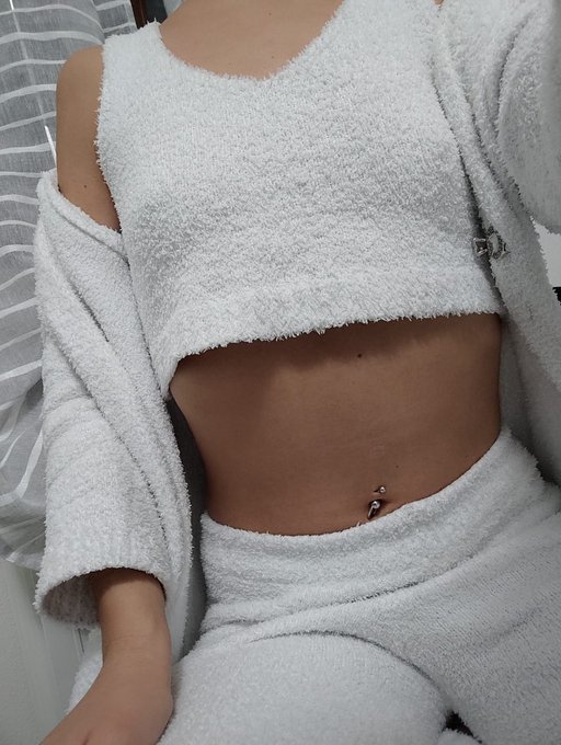 BUONGIORNO 😘 CON REGALO SE VUOI ☺️ 🔥SONO IN FINALE🔥 https://t.co/00yvMS8dg0 se ti fa piacere lascia il<a href="/tag/merculedi"class="tags"><span>#merculedi</span></a>