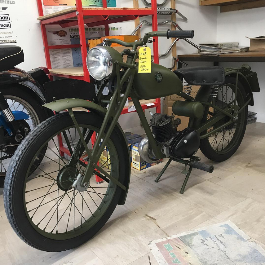 HitchcocksM's tweet photo. After the end of WW2 many war department Royal Enfield Flying Fleas were demobilised and refurbished ready to be offered to the public for civilian duties.
#enfield #royalenfield #ww2 #war #motorcycle #demob #2stroke #125s #wardepartment  #parachute #army #flyingflea #Military https://t.co/HpZRISYEGA