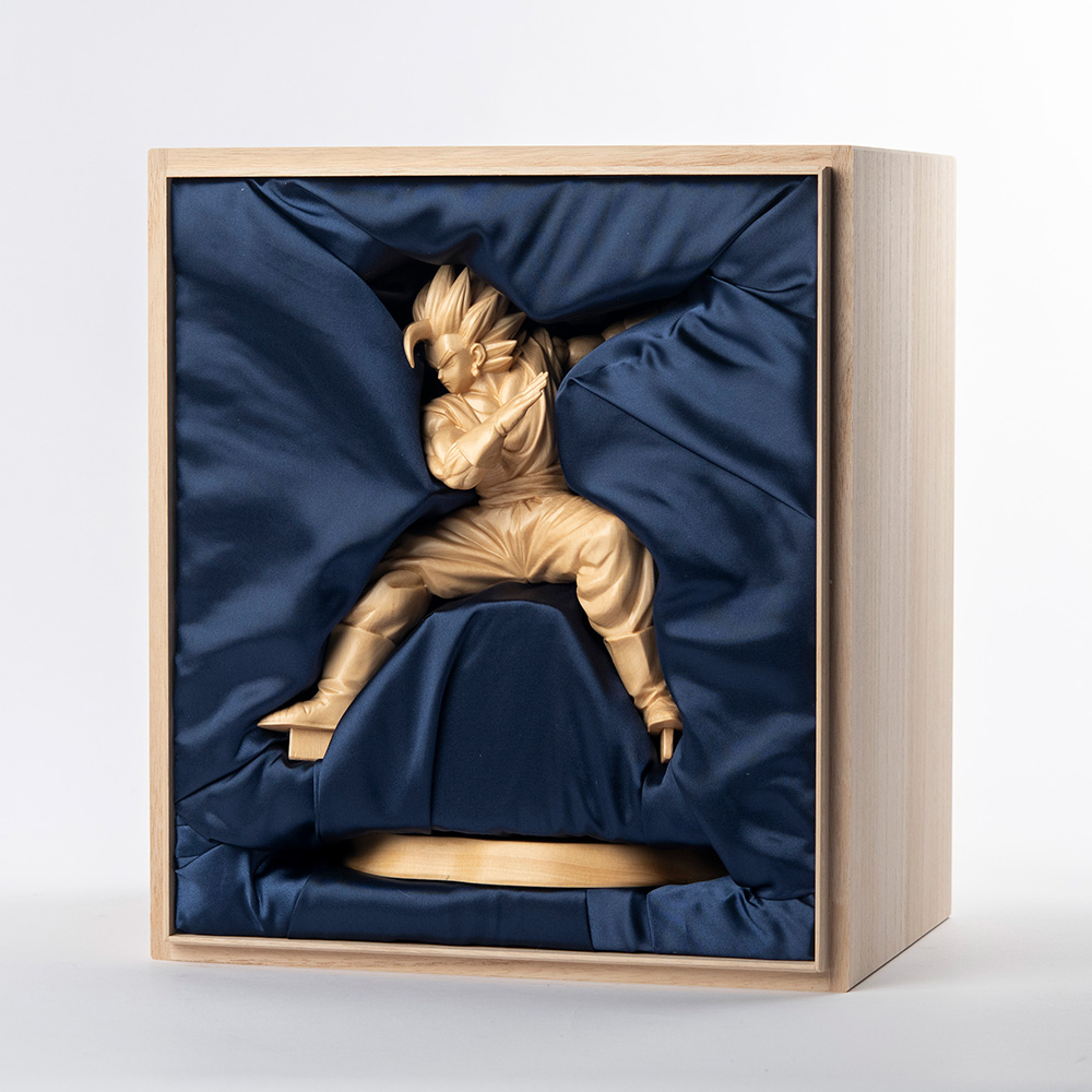 木彫りのベジット専用の木箱に入れて保管できます。