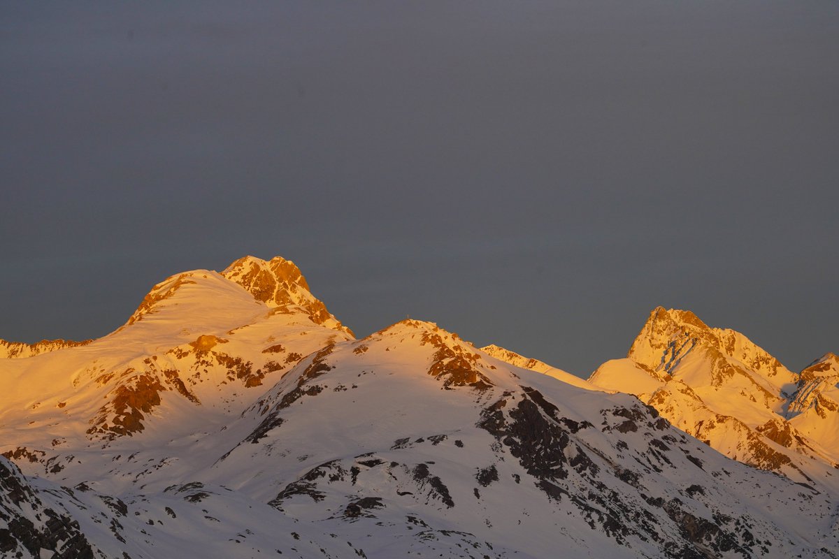 StantonReview's tweet image. Days in paradise, from dawn till dusk. Each moment a different shade of beauty, each picture a new memory. #stantonamarlberg 🌄🌇🌌
📷 SUGGI | #arlberg #inTirol #kapall #galzig