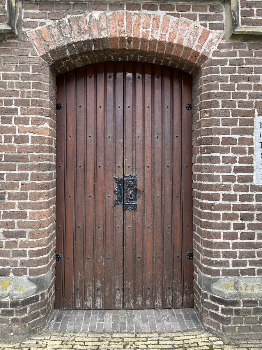 Warner Bruins Slot tweet media