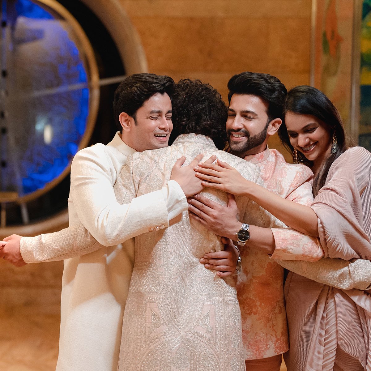 HyattIndia_'s tweet photo. Your wedding is a beautifully scripted story between two families. As you step into the leading role, we ensure the supporting cast shines alongside you. Crafting memories that are #PerfectlyYours.

#HyattIndiaWeddings #WorldofHyatt #HyattIndia https://t.co/yA1jfTW4Yu