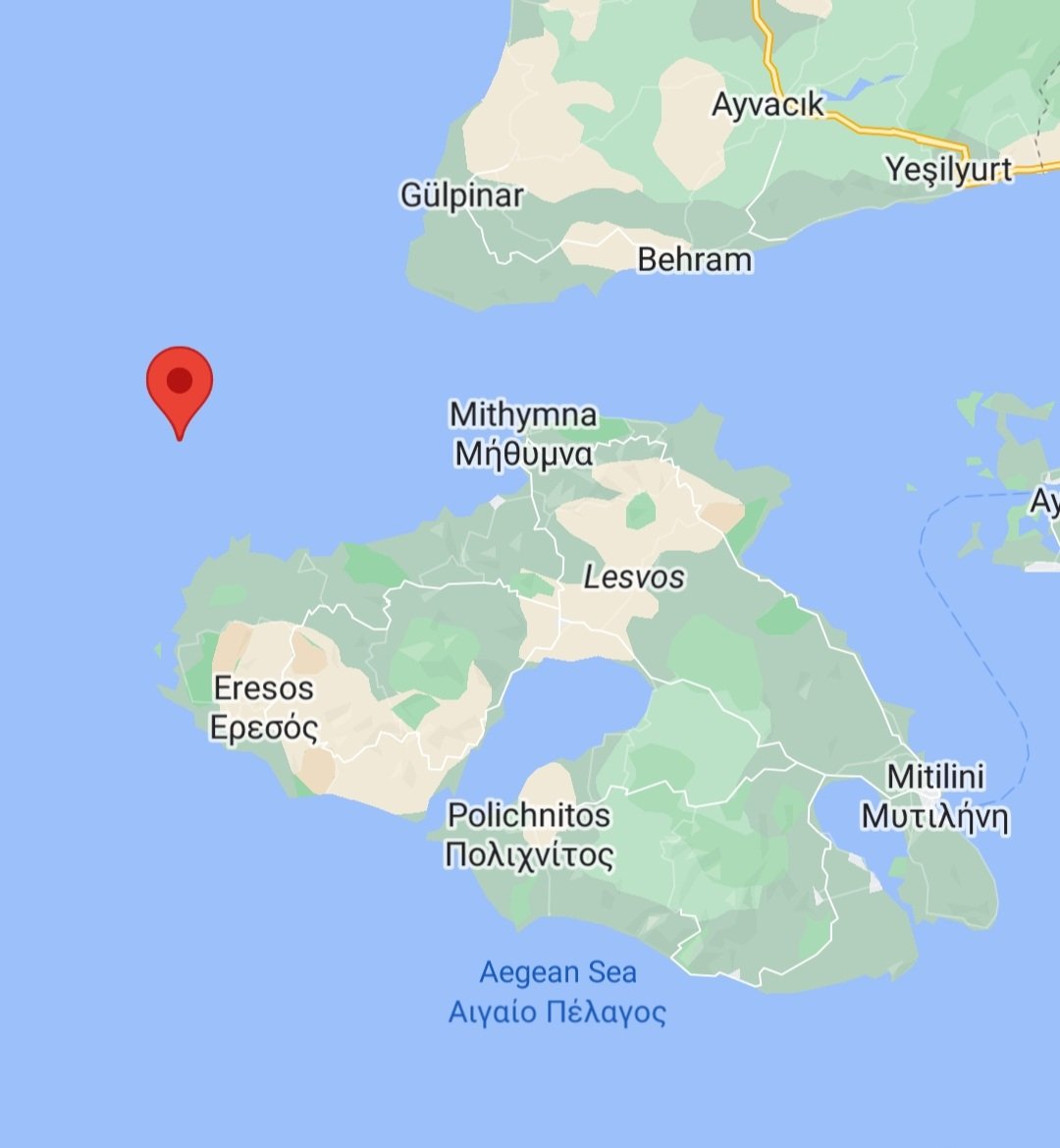 🆘️ from ~40 people, including ~20 children and ~10 women, off the coast of #Lesvos, #Greece!

The group report that their motor is broken and that water is entering the boat! They tell us they fear a #pushback to #Türkiye. @Hcoastguard have been alerted: rescue now!