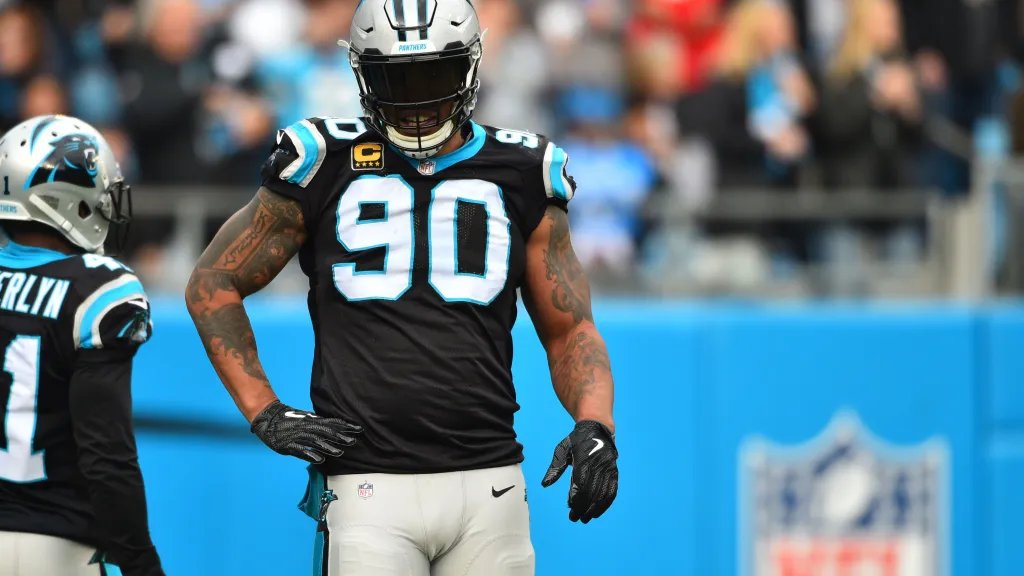 🚨 Hall Of Fame Update 

Carolina Panthers Julius Peppers is a finalist for the Hall Of Fame 

Julius Peppers played 17 seasons for the Panthers, Packers and Bears. He had 556 solo tackles, 161 assists, 159.5 sacks, 21 fumble recoveries and 11 interceptions.