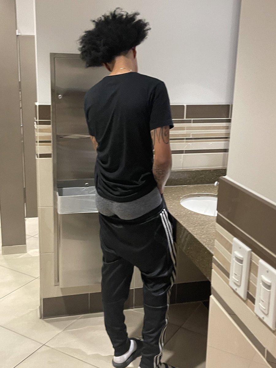 Duragralph's tweet photo. Hunna (Hunnaboyy Ralph) and Lil Nas X spotted in Lenox Mall together. https://t.co/5b71E0geym