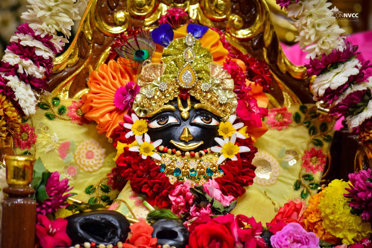 ISKCONPune's tweet photo. 🗓28-12-2023🙏🌷Today's Darshan🌷
🌷Sri Sri Jagannath Baldev Subhadra🌷
🚩@ISKCONNVCCPune🚩
.
.
#ISKCONNVCC #ISKCONPune #ISKCON
#ISKCONNVCCPune #PUNE #DailyDarshan
#Thursday #28thdecember #28thdecember2023
Connect with us on Social Media
https://t.co/8hw8BE2iHR https://t.co/STBsVdjZsr