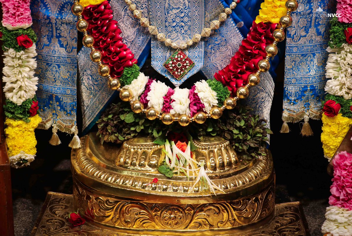 ISKCONPune's tweet photo. 🗓28-12-2023🙏🌷Today's Darshan🌷
🌷Sri Balaji🌷
🚩@ISKCONNVCCPune🚩
.
.
#ISKCONNVCC #ISKCONPune #ISKCON
#ISKCONNVCCPune #PUNE #DailyDarshan
#Thursday #28thdecember #28thdecember2023
Connect with us on Social Media
https://t.co/8hw8BE2iHR https://t.co/GNdSoXSfIY