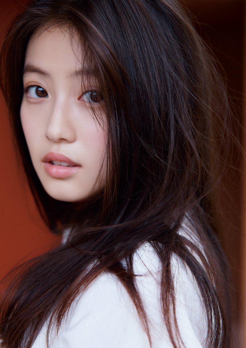 今田美桜、4年前発売の写真集が ロングヒットで8度目の重版 🎊 2nd写真