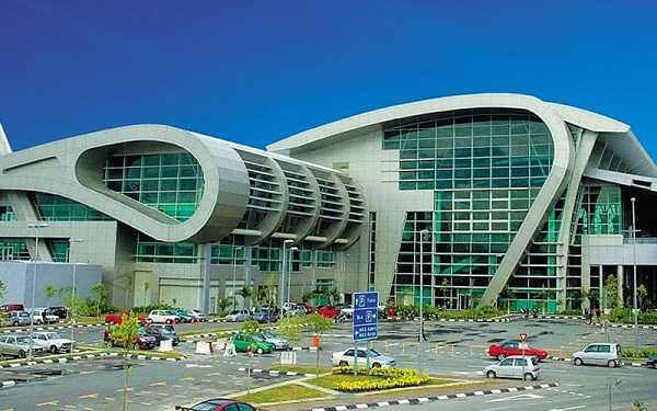 DailyExpress_MY's tweet photo. 1. @SabahInfo's capital city needs a new airport, not just a new terminal, said a logistics and transportation expert.

🧵

📸FB, file https://t.co/F74Ein8jGn
