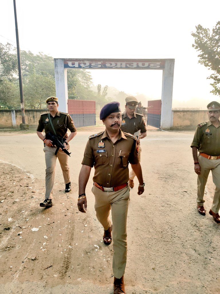 Pritosh Singh (@pritoshsingh7) on Twitter photo श्रीमान महोदय, जब आप गोंडा में पुलिस अधीक्षक थे। आप एक पहल काफी सराहनीय योग्य था। एक शाम एक गांव। जिससे जनता का सीधा पुलिस के साथ जुड़ा हो जाता था जिससे लोगों लोगों की शिकायत निस्तारण भी हो जाता था। और लोगों का न्याय पर विश्वास भी बन जाता था।।<a href="/AnkitMittal789/">Ankit Mittal</a> जी श्रीमान महोदय, जब आप गोंडा में पुलिस अधीक्षक थे। आप एक पहल काफी सराहनीय योग्य था। एक शाम एक गांव। जिससे जनता का सीधा पुलिस के साथ जुड़ा हो जाता था जिससे लोगों लोगों की शिकायत निस्तारण भी हो जाता था। और लोगों का न्याय पर विश्वास भी बन जाता था।।<a href="/AnkitMittal789/">Ankit Mittal</a> जी