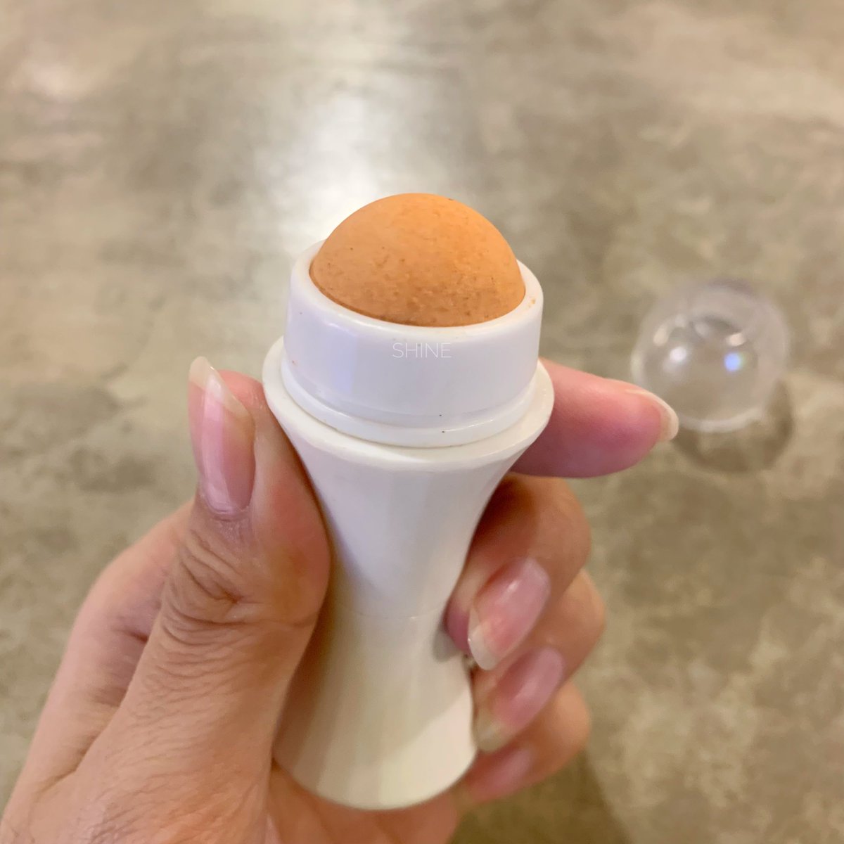 bedazzlingyou's tweet photo. PARA OILY SKIN KALIAN KUDU COBAIN INII DAH 😭👍🏻

mau sungkem bgt sama yg nemuin ini sat set ngilangin minyak di muka, gak pake geser makeup, bisa dipake berkali-kali, lebih hemat, 20rebuan 🫵🏻

BYE OIL CONTROL PAPER👋🏻 https://t.co/NS2l0I1FOW