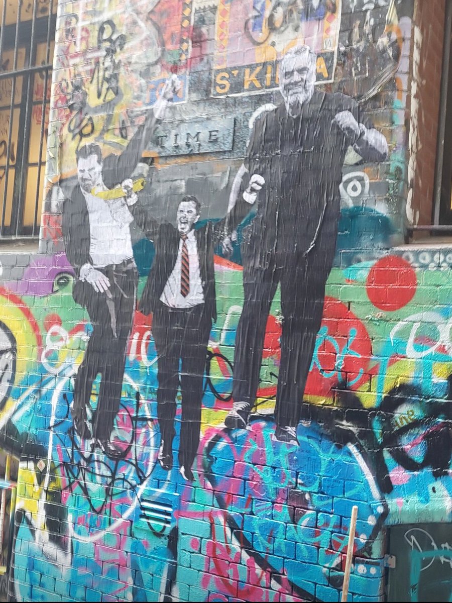 peterfilopoulos's tweet photo. 📍 Hardware Lane, Melbourne
⚽️ A heartwarming scene unfolded just hours ago as three young Greek Australians paid a unique tribute to #AngePostecoglou in his home town. Their creative efforts sparked an amazing response from football fans in the area. A moment that beautifully shows the unifying power of sport! #FootballAustralia #CommunitySpirit #BigAnge #GlobalLocal