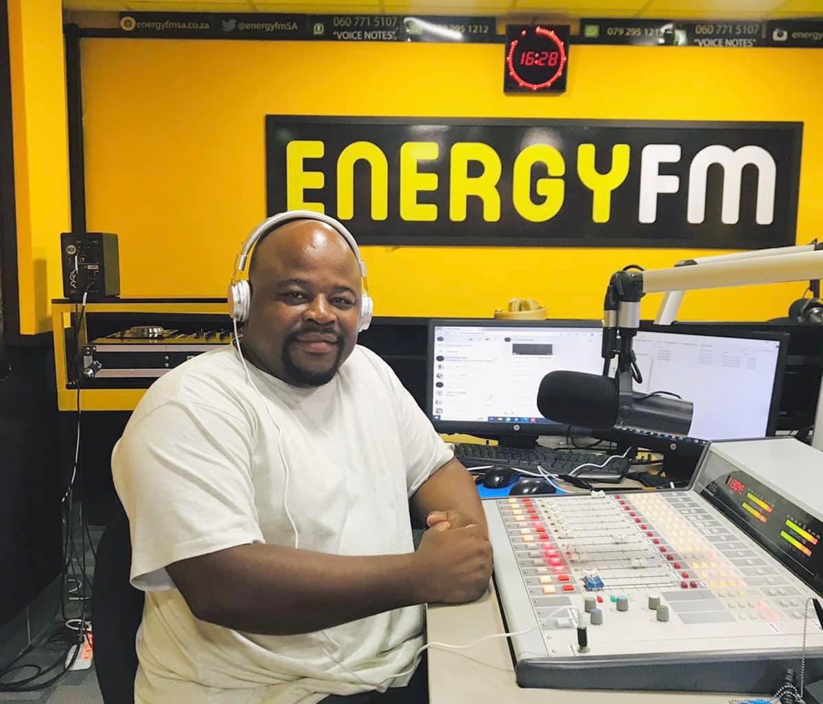 EnergyfmSA's tweet photo. You’re up early. Something special on your agenda today? Ofcourse! The #AshifaBreakfast with Shandu on #ENERGYFMSA 105.8 in Limpopo or stream on https://t.co/CydEMEDJfP https://t.co/AQwuVxX901