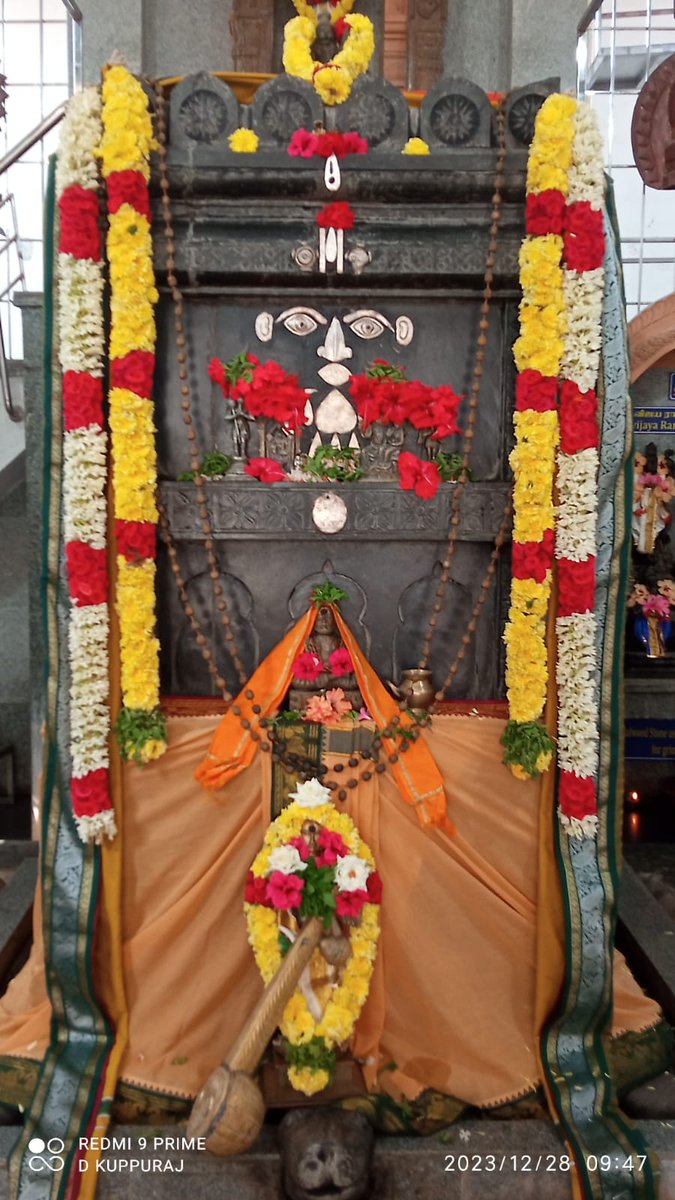 SriGranthalaya's tweet photo. Today's *Guruvara* Alankara Darshana from Sri Raghavendra Granthalaya, Granthalayapuram, Neiveli Village (near Poondi reservoir), Thiruvallur. 28-DEC-2023 ! *ॐ श्री राघवेंद्राय नमः ।*🙏🙏
https://t.co/SJXvzvIvCu https://t.co/clO1TLXTT7