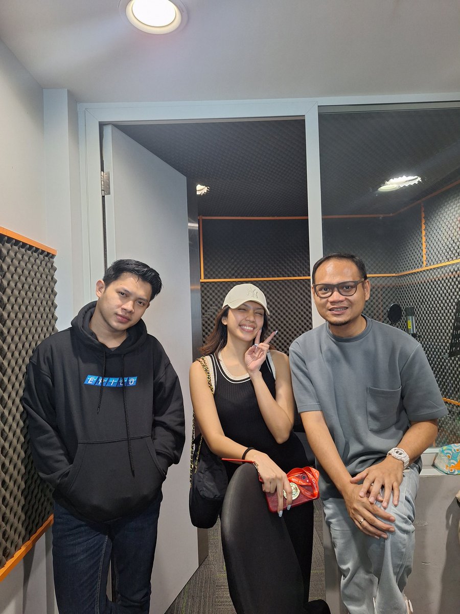 melthosinyal's tweet image. Joy To The World. #kisahininostalgia #aminyangsama #nextsingle