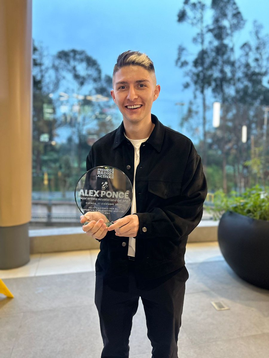Premios Radio Activa ARTISTA ECUATORIANO DEL AÑO a <a href="/alexponcemusica/">Alex Ponce</a> Felicidades que orgulloooo esto es gracias a todo tu esfuerzo que sigan los éxitos 🥹😻🫶🏼