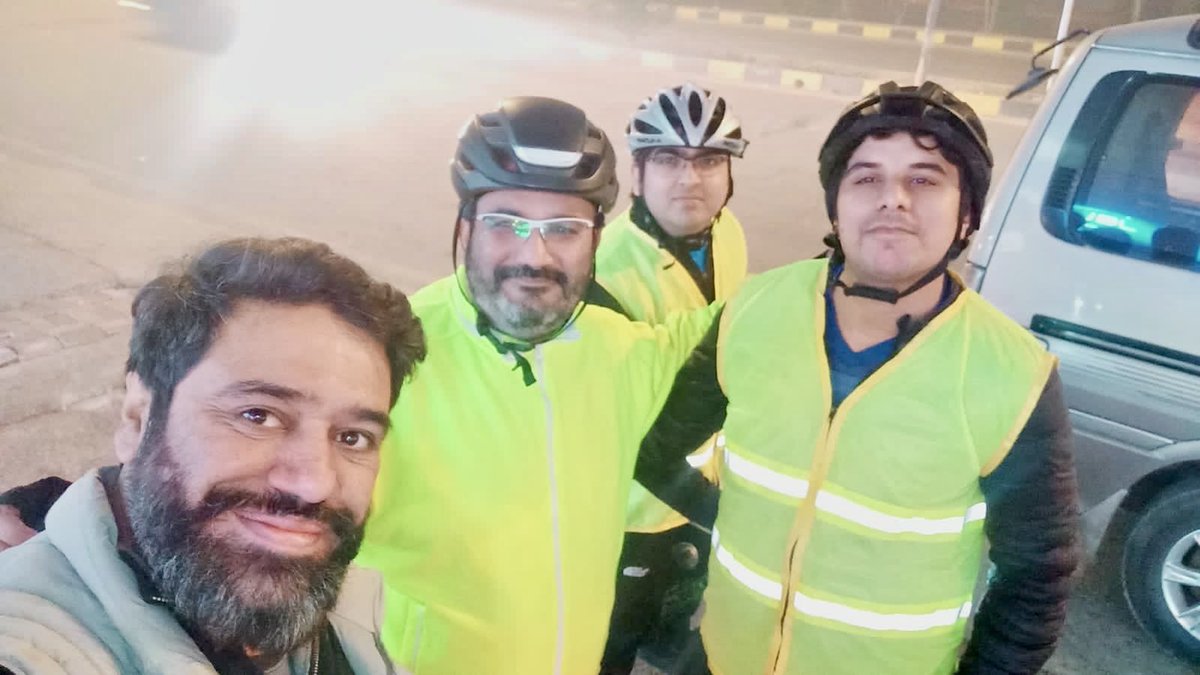 gulbergcycling's tweet photo. Our weekly #souploop ride with @CyclingLahore community, tough foggy weather but a real good attendance! Keep it up boys!! https://t.co/L6K1cP7VLT