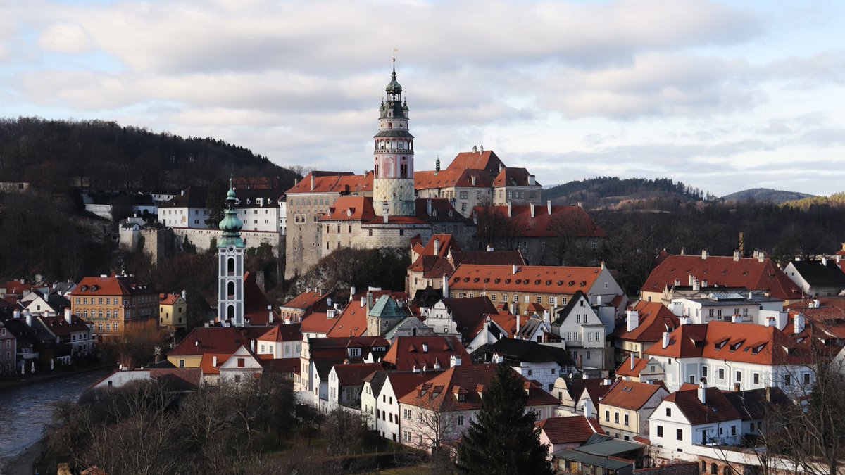 tsuchi_writing's tweet image. プラハから日帰りで、チェスキークルムロフにも行ってきました！🇨🇿
かわいい街並みと、クリスマスマーケット①

#ヨーロッパで見つけたクリスマス
#つちたび2023
#チェコへ行こう