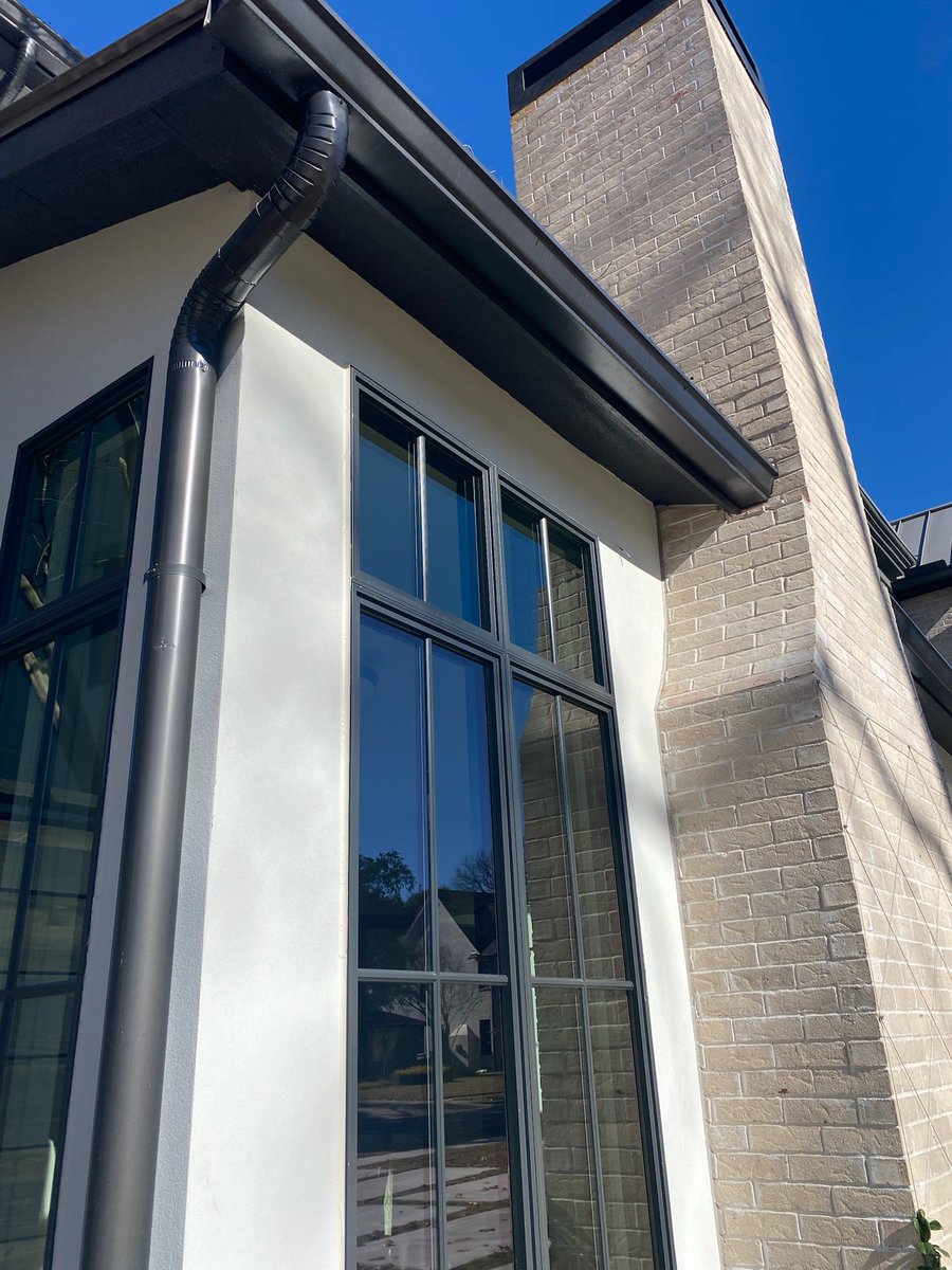 CompanyRoofing's tweet photo. 📍East Dallas
6” Dark Bronze 4” Round Downspouts
•
•
•
#dfw #dallas #dallastx #dallastexas #house #dallashomes #gutters #gutterscleaning #clean #homedecor #home #ntx #northtx #northtxgutters #roof #call https://t.co/KcYPclMRzS
