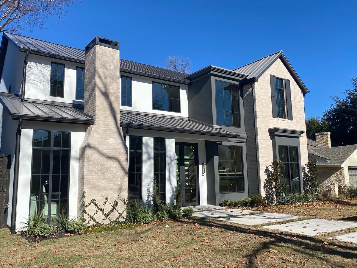CompanyRoofing's tweet photo. 📍East Dallas
6” Dark Bronze 4” Round Downspouts
•
•
•
#dfw #dallas #dallastx #dallastexas #house #dallashomes #gutters #gutterscleaning #clean #homedecor #home #ntx #northtx #northtxgutters #roof #call https://t.co/KcYPclMRzS