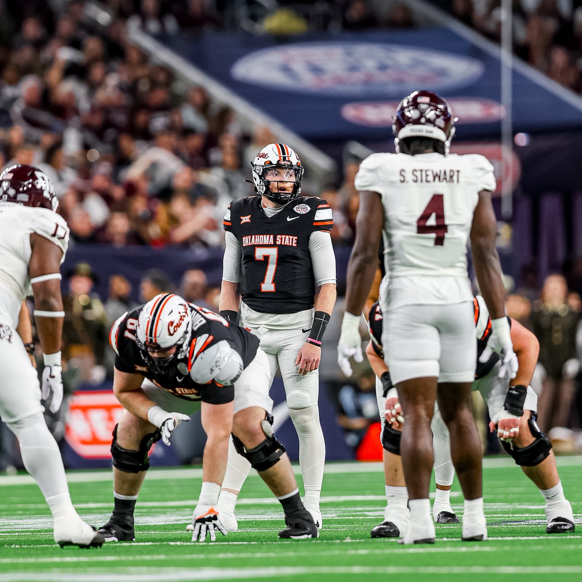 CowboyFB's tweet photo. With 400+ yards passing, @alanbowman_ has broken the record for most passing yards in a bowl game in Oklahoma State history! 🤠

#GoPokes | #DAT https://t.co/KxrIOrDVXS