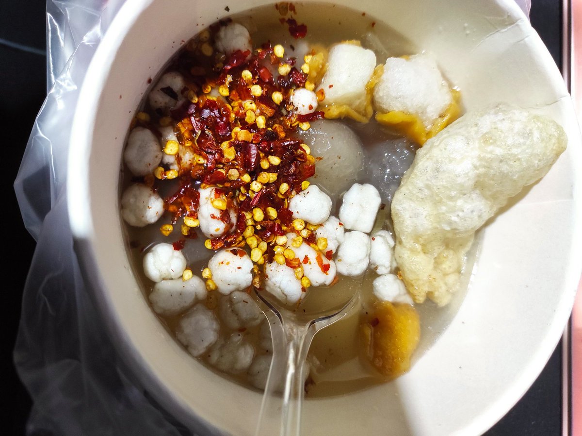 Kali pertama beli...!!! 
Dan ternyata ini enak banget 😭

Fiks favorit selain seblak 😣 kudet bgt baru nyoba akuu..