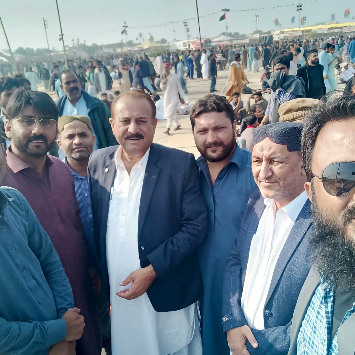 sallah_solangi's tweet photo. پاکستان کی تاریخ کا سیاہ دن 💔
پاکستان کی ماں، بہن اور بیٹی کو ہم سے بچھڑے 16 برس بیت گئے۔
شہید رانی محترمہ بینظیر بھٹو آج بھی ہمارے دلوں میں زندہ ہیں 😔🇱🇾 !
@BBhuttoZardari @SaeedGhani1 @murtazawahab1 @AseefaBZ @shehzadmajeedpp https://t.co/XRT8kHhZW6