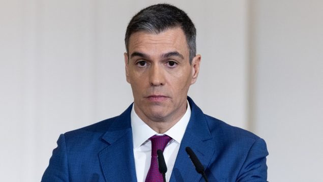 j_luisarroyo's tweet photo. “Con Bildu no vamos a pactar,si quiere se lo digo 20 veces.”
Buenos Días España🇪🇸 esto es lo que decía El sociópata de Sánchez,hoy consuma la traición y Pamplona estará en manos de Asesinos!! Luego vendrá la anexión de Navarra https://t.co/aWaNv2JwYD