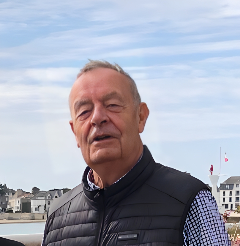 ChristianVenard's tweet photo. +

R.I.P.

Notre père,

le général (2S) Bruno Venard 
(1938-2023)
est décédé le 27 décembre, 
muni des sacrements de l'Église, 
entouré des siens.

Ses obsèques auront lieu 
le vendredi 29 décembre à 15h00
en l'église paroissiale de Brantôme.

Merci de prier pour le repos de son âme,
la rémission de ses péchés, 
en action de grâce pour toute sa vie,
et pour la consolation de ses proches.

Il fut un serviteur bon et fidèle, humble et généreux.

“ Dieu a donné.
Dieu a repris.
Dieu soit béni. ”