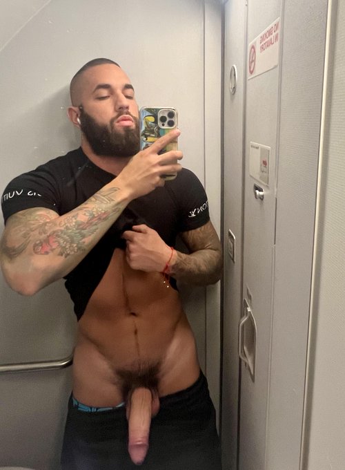 kiss or suck? https://t.co/obgrH7xEre