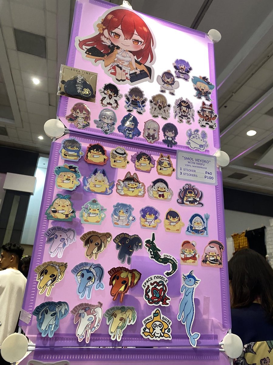 satomimirin's tweet image. Find my huge chibi Himeko sticker @ 📍 FO-04 📍 

You can stick them anywhere cuz they are waterproof and flask-friendly🛐💜

#FanFairAtCosplayMatsuri2023 #CosplayMatsuri2023
#CosMatsu2023