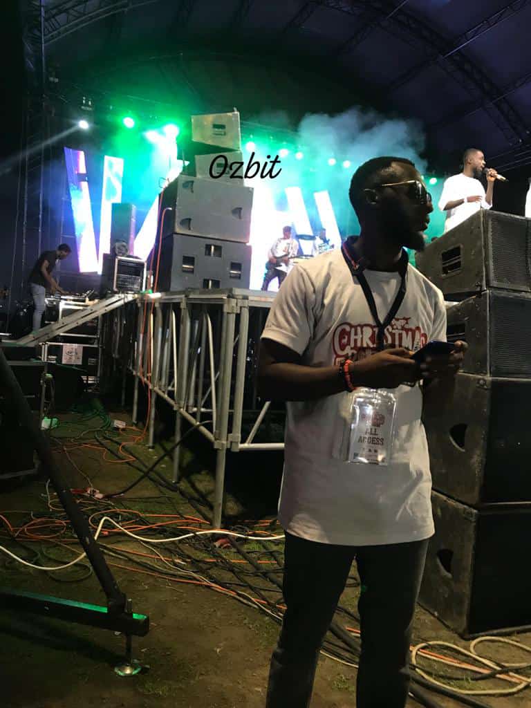 iamozbit's tweet photo. Thank you Jesus π
I just love to manage the stage and make sure things go well ...
God bless all the art ;
Runtown
Cavemen
2slik
Magnito
We had fun
#christmasinportharcourt
#Christmas #ozbit https://t.co/UISxDCfsy8