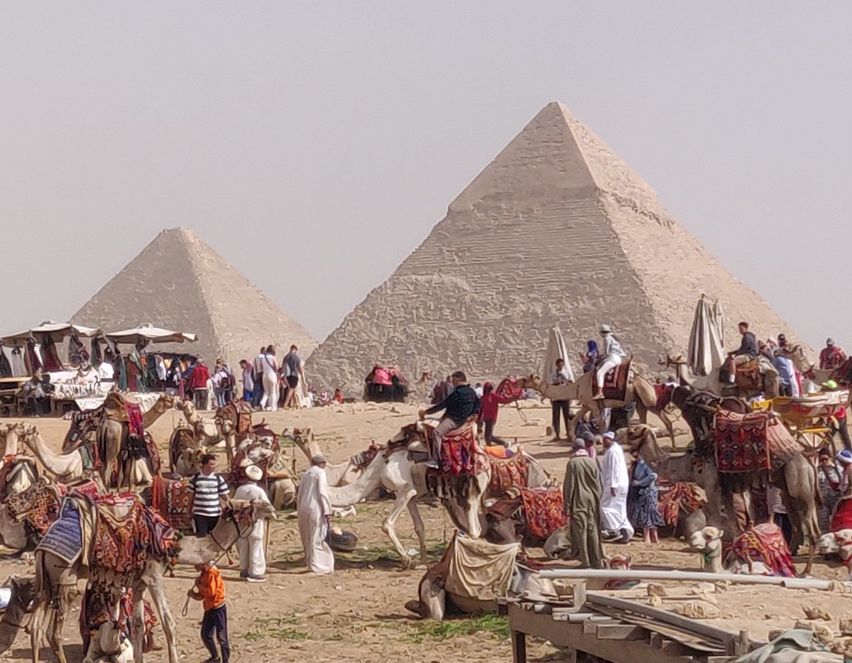A two-week tour of Egypt and Jordan started with the fulfillment of a childhood dream - visiting the Great Pyramids of Giza. A visit to the Mediterranean city of Alexandria, and the iconic museums of Cairo #Travelogue #Tourism #Egypt #Travel foodaholix.in/2023/12/Egypt%…