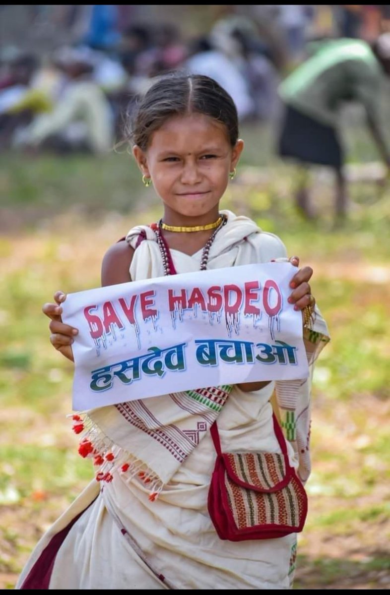 ऑक्सीजन सभी जाति, धर्म, समुदाय के लोगों को चाहिए लेकिन अफसोस जिन जंगलों से ऑक्सीजन मिलता है उसे बचाने सिर्फ अकेला आदिवासी समुदाय ही लड़ता है। #SaveHasdeo