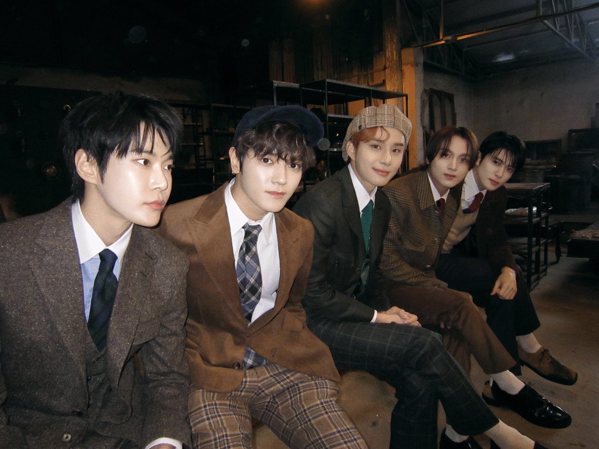NCTsmtown_127's tweet photo. 🪑🐰🌹🐶🐻🍑👞

#DOYOUNG #TAEYONG 
#JUNGWOO #HAECHAN #JAEHYUN 
#NCT127 #BeThereForMe
#NCT127_BeThereForMe https://t.co/G7vbpVl25j