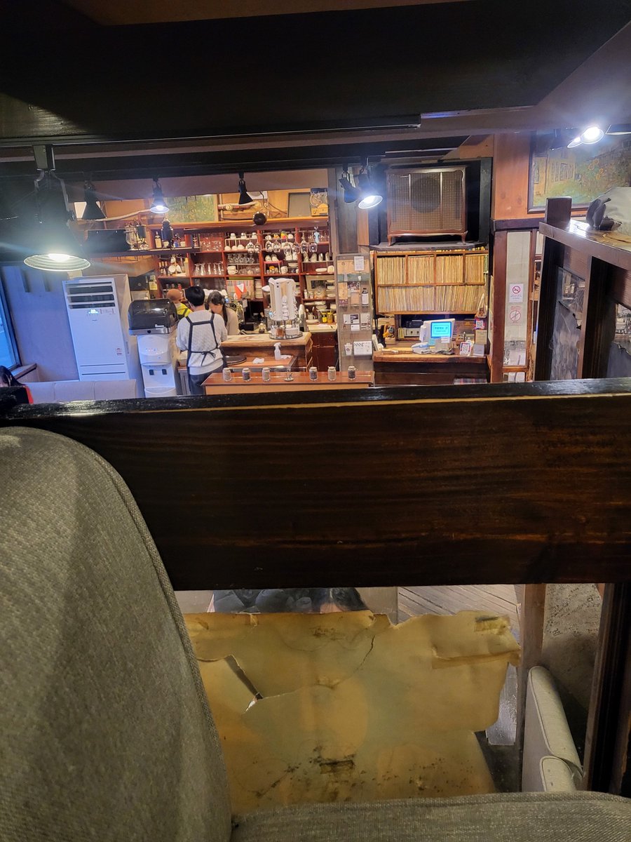 I_now_here's tweet photo. 학림다방입장성공 https://t.co/FCkMc6toUq