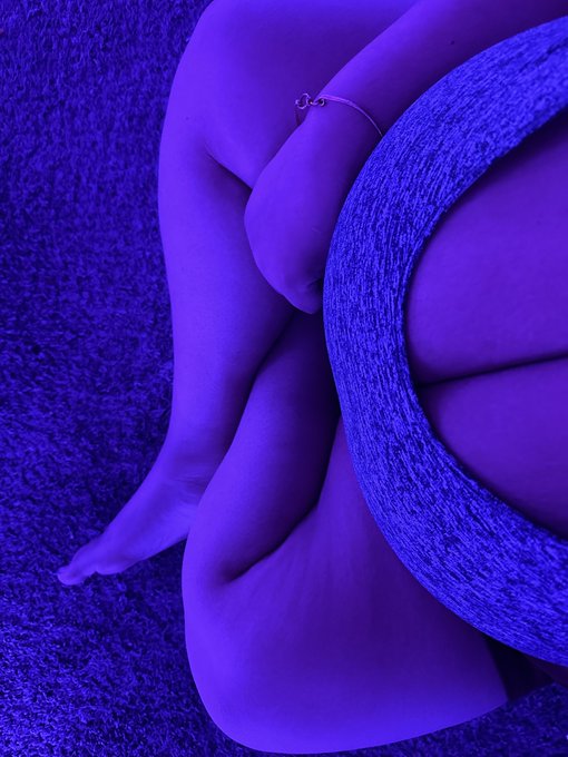 I can sit with my legs crossed now 😏 Closer to a split 😈  #StrokeRecovery https://t.co/4qFDeuSAgg<a href="/tag/strokerecovery"class="tags"><span>#strokerecovery</span></a>