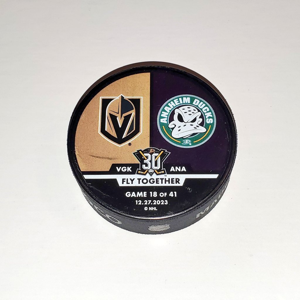 JPrusia's tweet photo. Great game in Anaheim. The Ducks defeat the Vegas Golden Knights by a final of 5-2!!!!
.
.
.
#AnaheimDucks #FlyTogether #LetsGoDucks #Ducks #DucksHockey #30thAnniversary #MightyDucksofAnaheim #VegasGoldenKnights #GoldenKnights #VegasBorn #NHL #NationalHockeyLeague #HONDACenter https://t.co/rOywh9sZYf