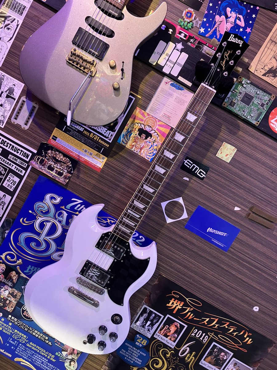 orangedrop2's tweet photo. 🍊オレンヂドロップ
🎸楽器倶LOVE❤️今日はもう少しだけど、、営業中✨

🎸中古ギター新入荷！
バーニー　RSGです！ホワイトカラーがロックでビューティ！ええ音しますよ！
調整もバッチリで只今デビュー！
是非是非早めに
見にきてくださいね！　　

宜しくお願い致します！ https://t.co/F1gadu8SLg