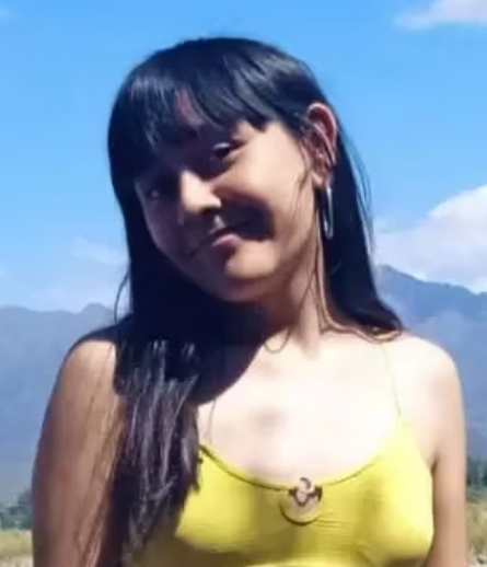 La mejor noticia!!, apareció Florencia Madrid !!!, y está bien!. Había desaparecido el 16/12 en Luján de Cuyo, provincia de Mendoza. Agradecemos mucho!!, a quienes compartieron la búsqueda!👏👏👏👏☺️

Borramos nuestros tuits 💜