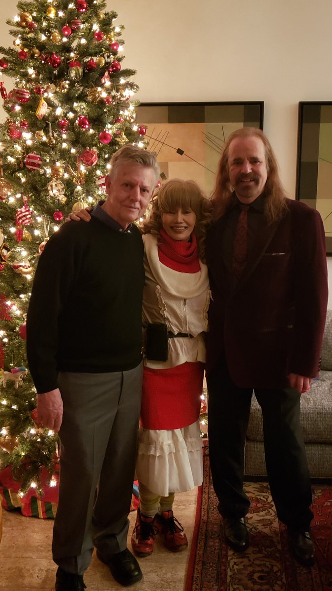 WagesColleen's tweet photo. Any doubt that Karen de la Carrire, aka karendelac, is the Grey Eminence? She controls the lawyer, Graham Berry and the Private Investigator, Jeffrey Augustine. https://t.co/QrHOQ6JI92