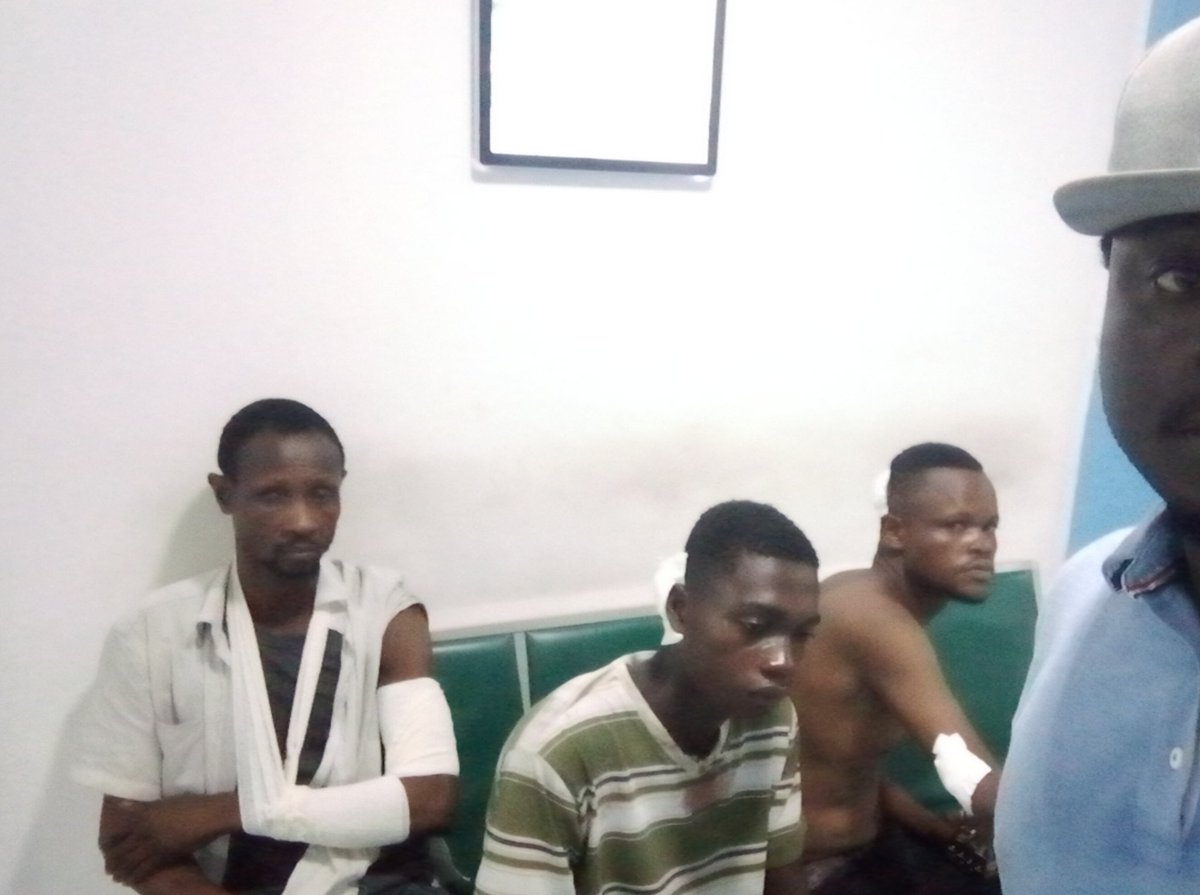 Heissels_Kapata's tweet photo. Les cruels-instruits de @fatshi13 viennent de tirer sur les congolais.
#Article_64 en activation
#Part_I C'est pour la Patrie ! https://t.co/afRYiPkrGe