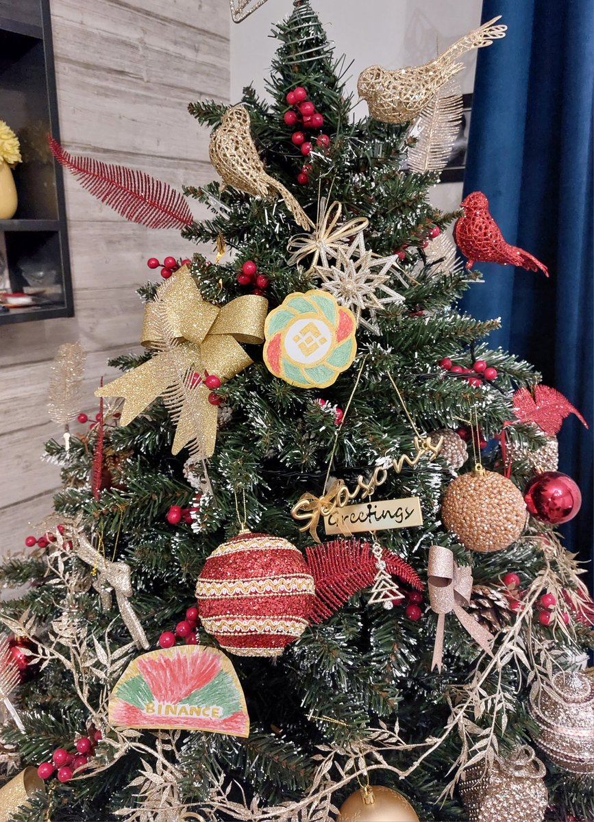 binance's tweet photo. There's still plenty of time to share your #Binance Christmas decorations for an opportunity to win a share of $1,500 in #BNB

Don't forget to use #BinanceChristmas when sharing!

📸 @pvmihalache https://t.co/TvKDSR7Hsa