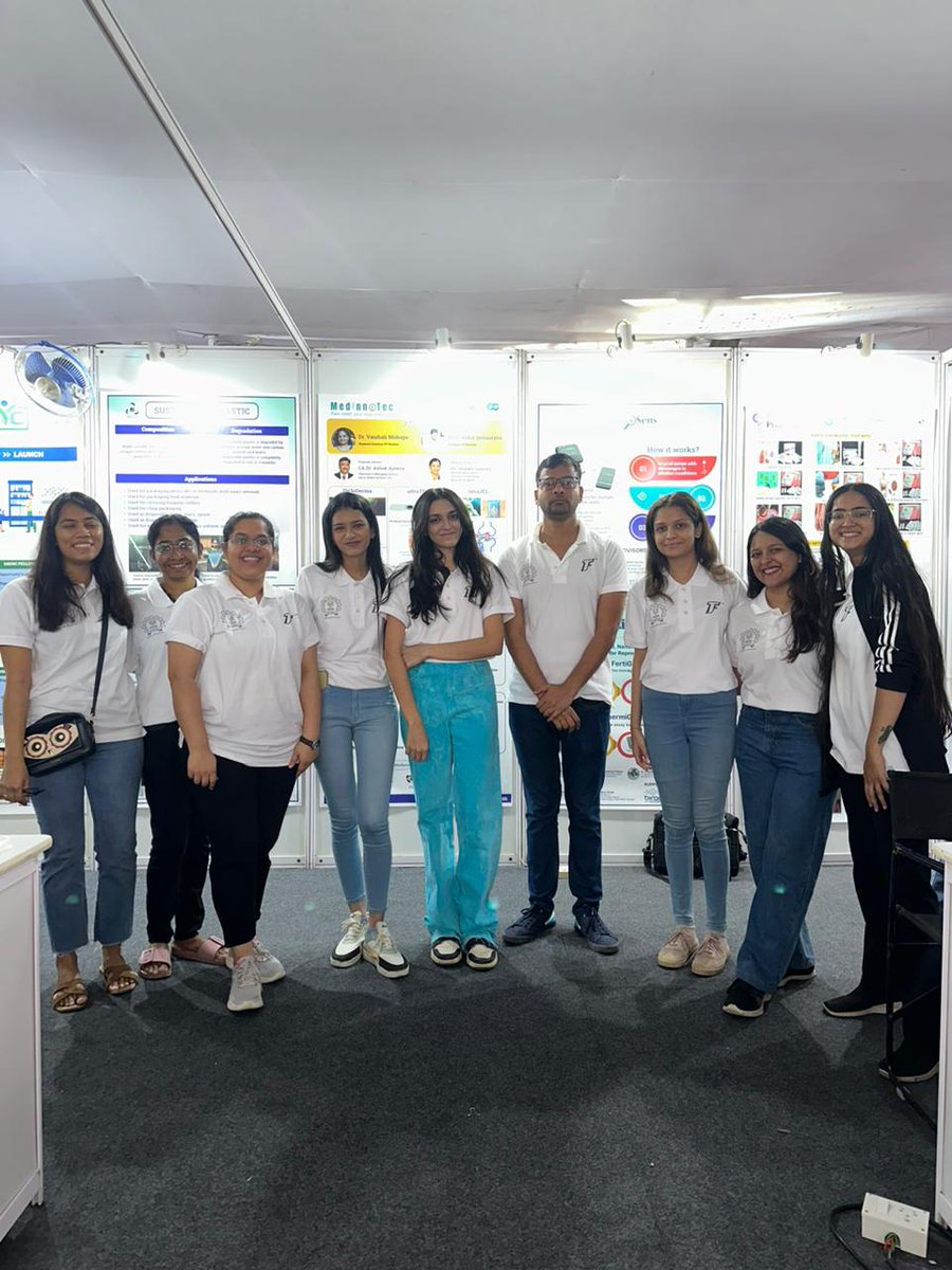 AUDOSens's tweet photo. OUR TEAM! @AUDOSens 
#IITB #iitbombay #BSBE #nanobios #biotechnology
#biomedicaldevices #departmentofbiotechnology
#techfest #AUDOSens https://t.co/iH2eVbIeTz
