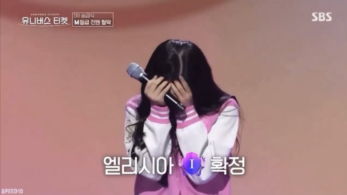 FurElise_ia's tweet photo. Elisia is humble. With her talents and capabilities she’s crying; without a glimpse of arrogance in her.

Elisia is kindhearted. She’s promoted and yet she cried and hugged Yunha saying “I want to go up with you.” 

Elisia is appreciative. Thanking everyone while gasping for air. https://t.co/c98Lwvafff