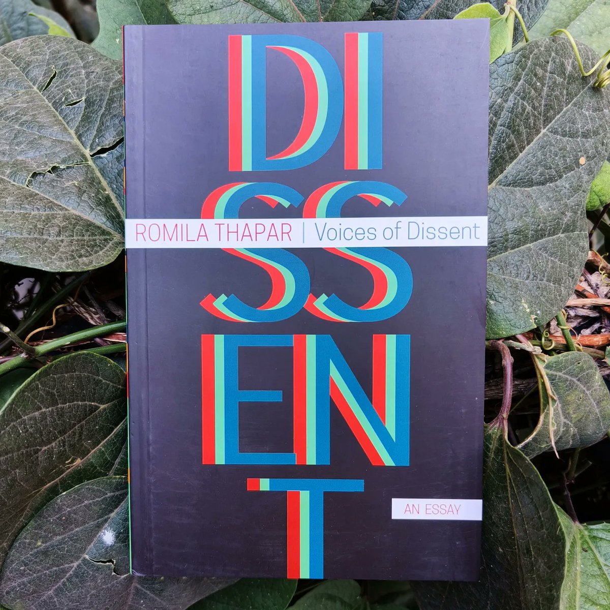 ChampacaBooks's tweet photo. This January, in the #ReadingIndia theme for the #ChampacaBookSubscription we are sending you books which offer a deeper understanding of what dissent has meant in India, historically and in the recent past.
📗VOICES OF DISSENT by Romila Thapar
📗RIVER OF STORIES by Orijit Sen https://t.co/QeuuIuM2fO