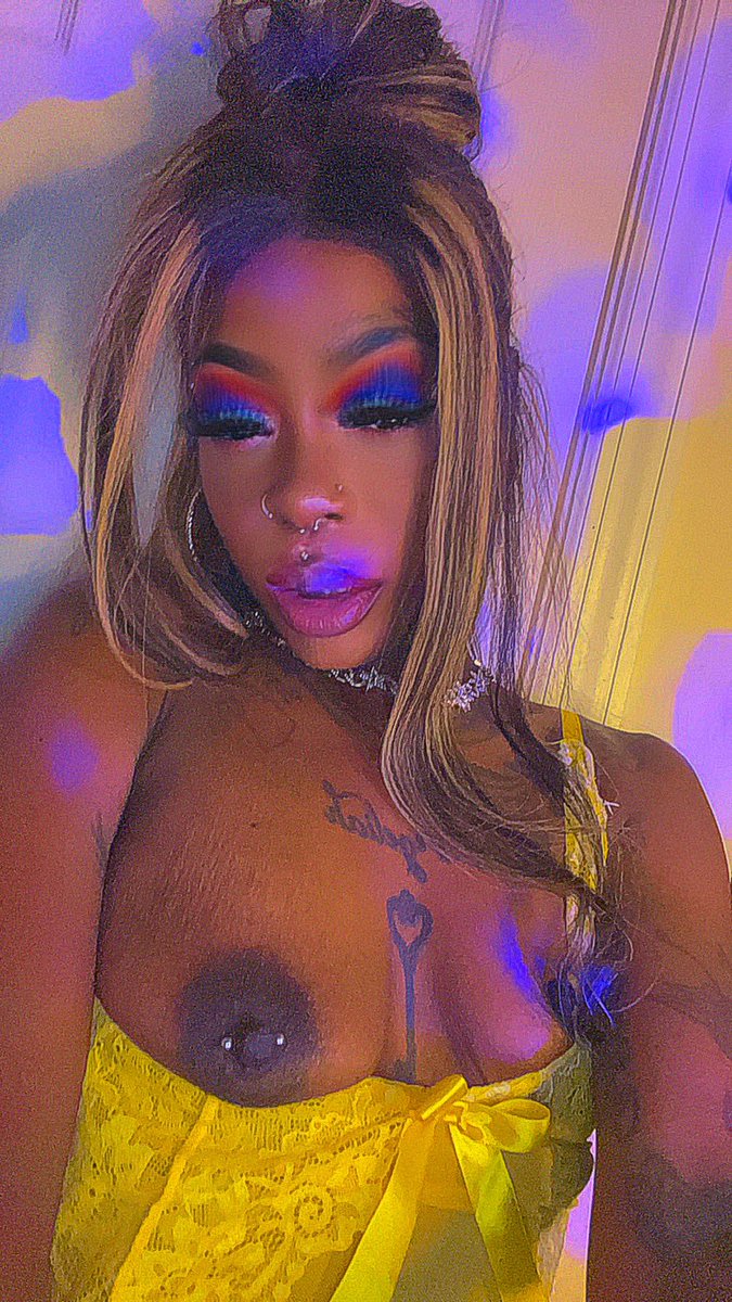 TheRealConfetti's tweet photo. 🚨Help me grow my subscribers . Share my link . Happy Holidays 💛🪅🪩
https://t.co/W5tSbDGW5x https://t.co/Gcr8hQB8FF